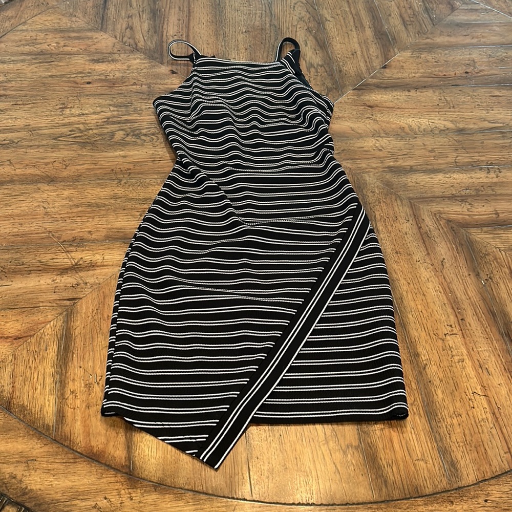 Stripped, dillards dress, black and white, form fitting, XS